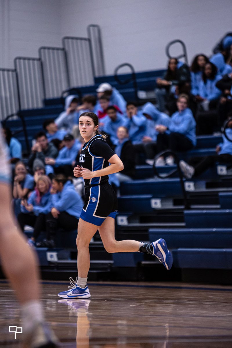 NIACCWBball's tweet photo. 📣 NIACC Freshman Kelsey McDonough who played high school basketball at nearby Mason City High School is leading the ICCAC in Three Point Percentage at 42.5%!! 🔥🏀🎉3️⃣👌🏼🙌🏼🔵🟡 https://t.co/N6b8l4coXP