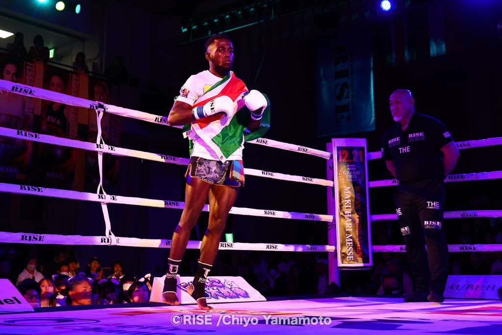 Love the work, Love the grind, Love the late nights &amp; early mornings
Be ready⚡️⚡️

Keep following me for the updates
Instagram: dwelbert_manuel

#THEBLACKLIGHTNING #SURINAME #pushyourself #motivation #kickboxing
#dwelbertmanuel #fighter #dreambig #athlete #suriname