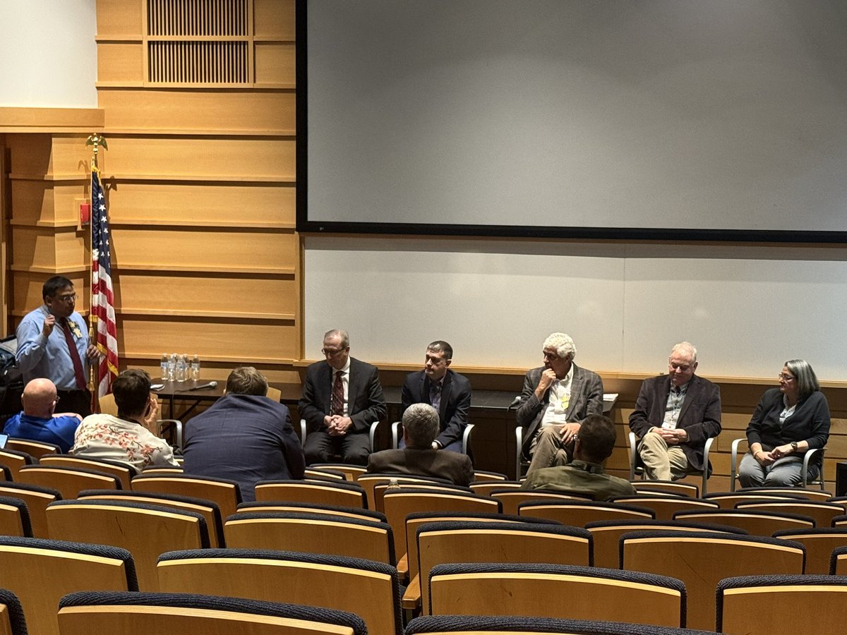 The future of bacterial imaging is here! Our  symposium highlighted that advanced imaging techniques are not just reshaping our understanding of bacteria—they’re opening doors for targeted therapies and faster diagnostics. Exciting times ahead for microbial science! 🩻🦠