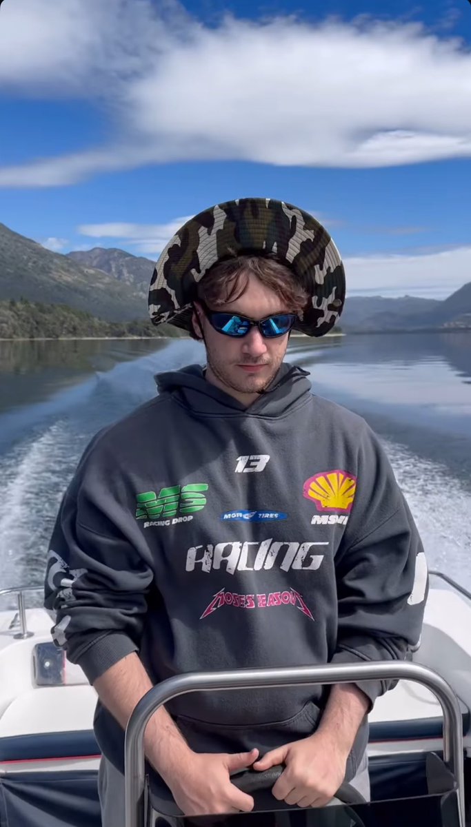 Que hacen si se suben a un barco y el capitan se ve asi?