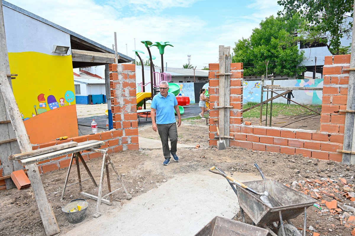 ZNVISION's tweet image. En Don Torcuato, @ZamoraJulio  supervisó la ampliación del Jardín de Infantes Nº 933 | Zona Norte Visión
El jefe comunal monitoreó los trabajos que realiza el Municipio
#ampliación #DonTorcuato #intendente #JardíndeInfantesNº933 #JulioZamora #supervisó