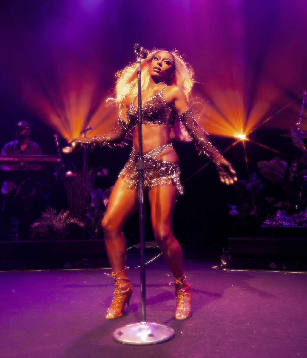 JadaImaniM's tweet photo. Hey! My name is Jada Imani M and I am a photographer from the DMV by way of PG County, MD. I would love to join the team as one of the photographers to document @Beyonce's Cowboy Carter tour 🫶🏾
https://t.co/vzmtYW5DB2
https://t.co/JoUa1p6v2e
jadaimanimphotos@gmail.com https://t.co/UWOmNrNdSb