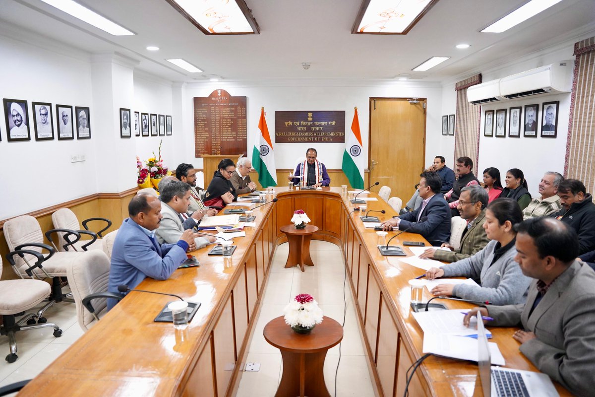 NSCLIMITED's tweet photo. National Seeds Corporation Ltd. paid highest ever Dividend (Rs. 35,30,38,802/-) to Ministry of Agri. &amp; Farmer's Welfare on 04-Feb.-2025.
 
#NationalSeedsCorpLtd #FarmSona  @AgriGoI @ChouhanShivraj @mpbhagirathbjp @mkaurdwivedi @ONDC_Official

Glimpse of dividend ceremony: https://t.co/RXzz1z8h0v