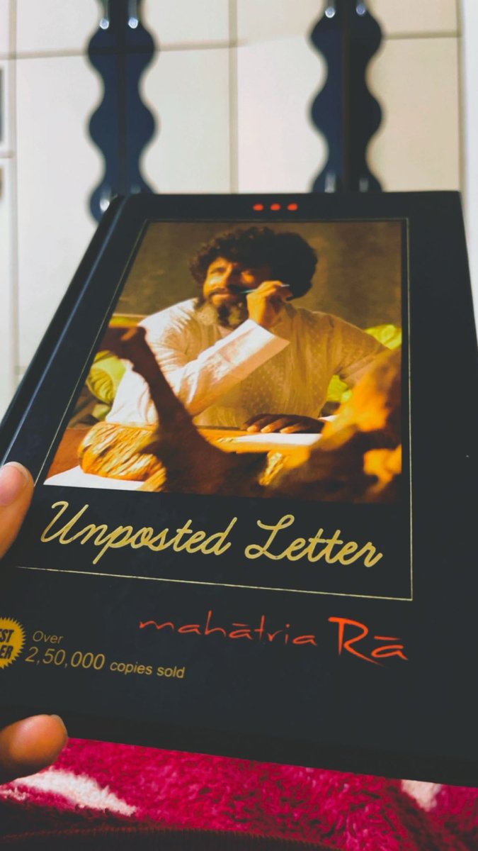 payal_arjun08's tweet photo. It isn't the world, but the quality of my response to the world that determines the quality of my emotions.!!!

2nd of 2025!!! ✌🏻
#unpostedletters #mahatriaRa  #book #books #bookof2025 https://t.co/XltEqwCRnK