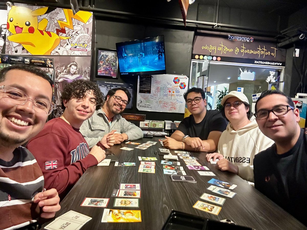 Gamesmart_mx's tweet photo. Gracias por disfrutar con nosotros 🤩 #HaveFun 

#SWU #pokémonleaguecup #Commander #MTG #StarWarsUnlimited #pokémon #TCG #juegosdemesa #gamemsart #Febrero https://t.co/mRUfV4Np3i