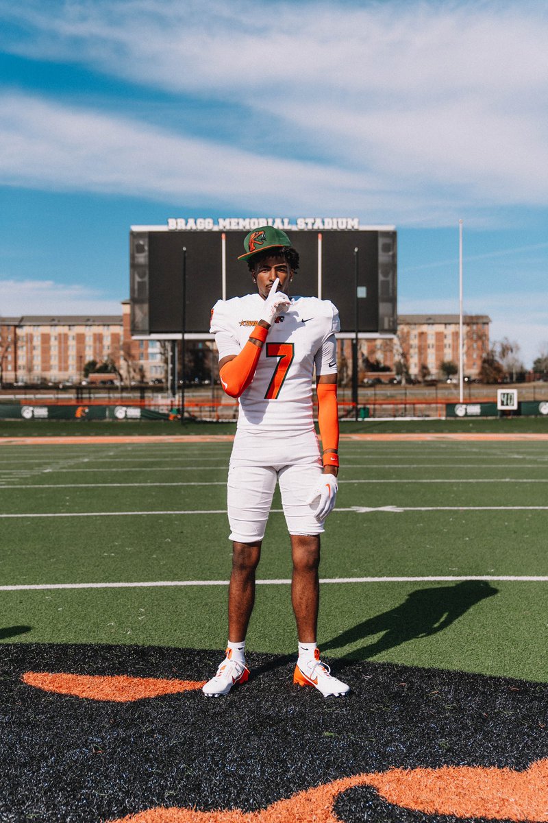 SammyMitchellIV's tweet image. FAMU how we looking‼️ @FAMU_FB @FAMU_1887 @FamuGameday @FAMUAthletics @AjHicksFAMU @RattlerPit @CoachWalker53 @CoachColzie @LightOnSports @CFBONFOX @CFBRep