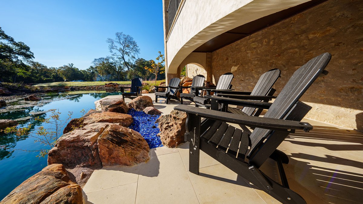 PlatinumPools's tweet image. Extend your outdoor season beyond the summer months. A cozy fire pit creates the perfect ambiance for gatherings with family and friends, even on chilly evenings. 

#BackyardFun #FirePit #FamilyTime #OutdoorLiving #PlatinumPools