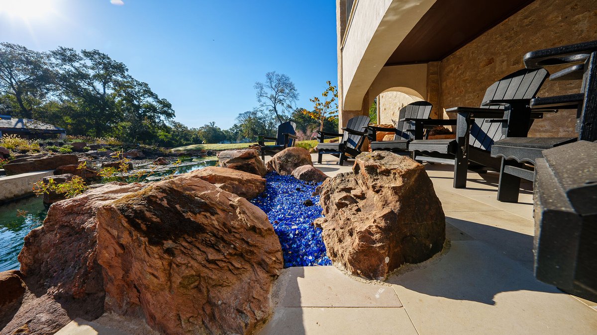 PlatinumPools's tweet image. Extend your outdoor season beyond the summer months. A cozy fire pit creates the perfect ambiance for gatherings with family and friends, even on chilly evenings. 

#BackyardFun #FirePit #FamilyTime #OutdoorLiving #PlatinumPools