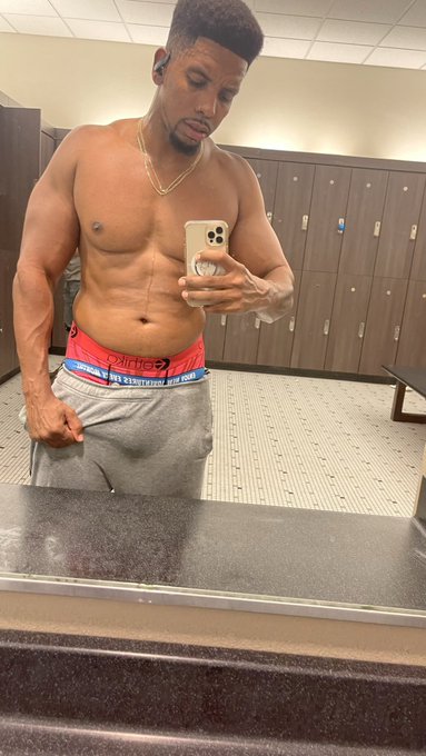 Watch MrSteeleX's leaked NSFW photo on TwXstars