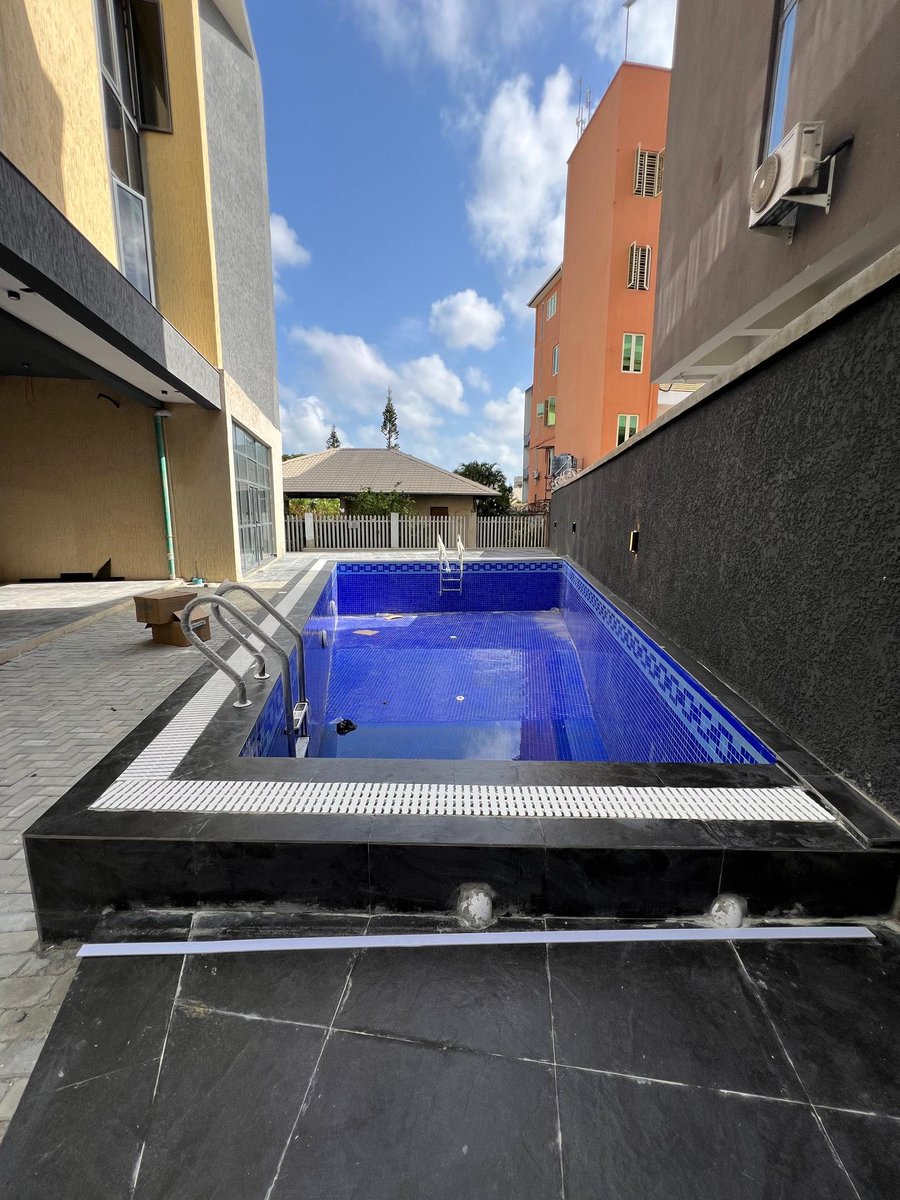 2 Bedroom apartment plus bq with a Swimming Pool, elevator and Gym 

📍Location: water front, Lekki phase 1 (ALLOWS SHORTLET)

💰Asking Price with Bq: N250M 

💰Asking Price without Bq: N220M 

Title: C of O

For more information Call 📞 Brenda 09025519499