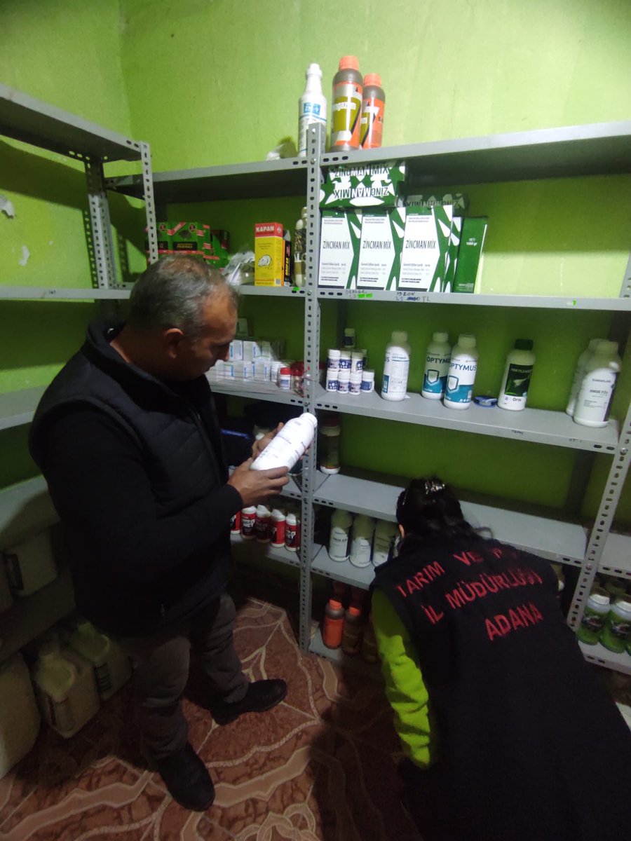 adanailtarim's tweet photo. Bakanımız Sayın İbrahim Yumaklı’nın talimatları ile gübre satış bayileri ve üreticilerine yönelik başlatılan denetimlerimiz devam ediyor. Denetimlerimiz ile üretici ve tüketicilerimizin yanı sıra toprağımızı da koruyoruz. 
@TCTarim @bugemtr @ibrahimyumakli @ugurerdem__ https://t.co/wbcsbQ5hGi