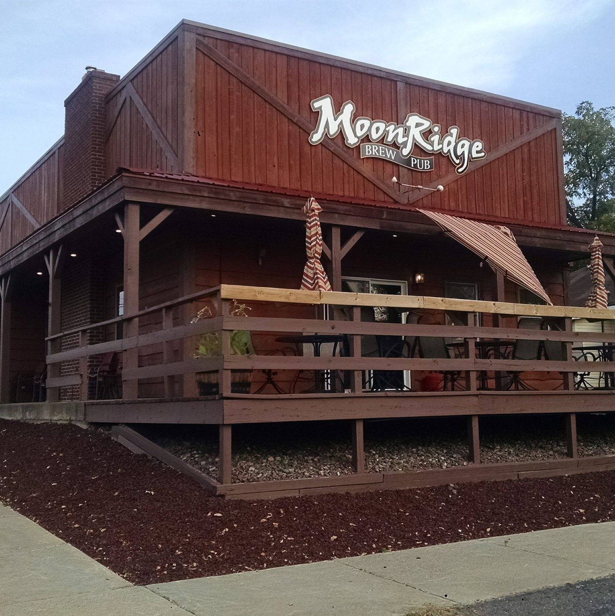 Craftapped's tweet image. Wisconsin!  Let's welcome MoonRidge Brew Pub as a Craftapped partner.