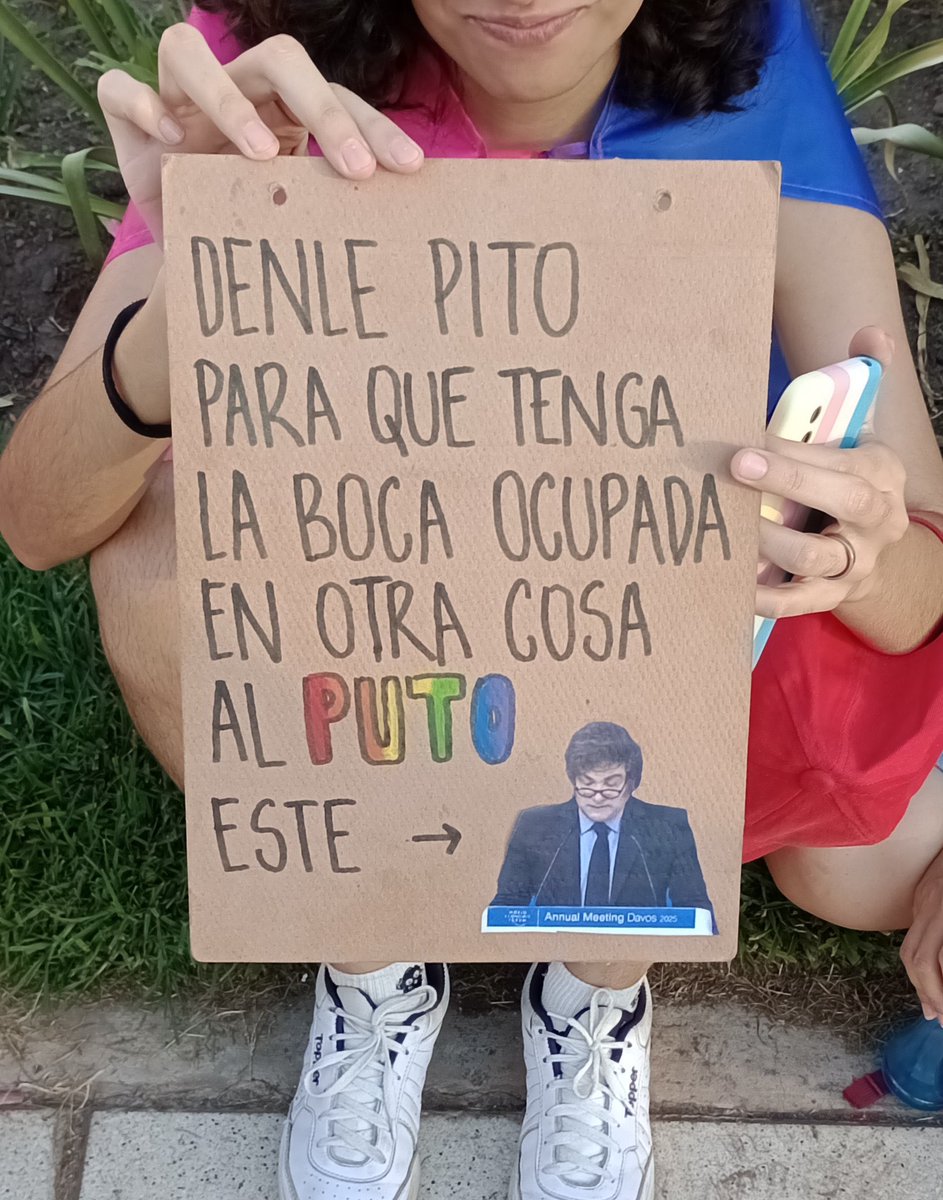 Mi infradotado favorito es el progre que va a la marcha LGBT para usar la homosexualidad como insulto sin darse cuenta. ❤️