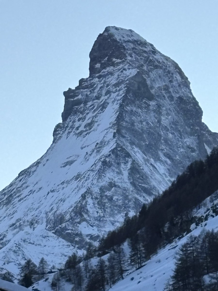 GmurHelen's tweet photo. End #Tuesday with #beautiful #happy #vibes #Matterhorn #Mont #Cervin #Cervino #Walliser #Dialekt “Hore oder Horu” 4478 m ü. M 🏔️
#Zermatt #Switzerland 🇨🇭 https://t.co/eOzGkoS6KM