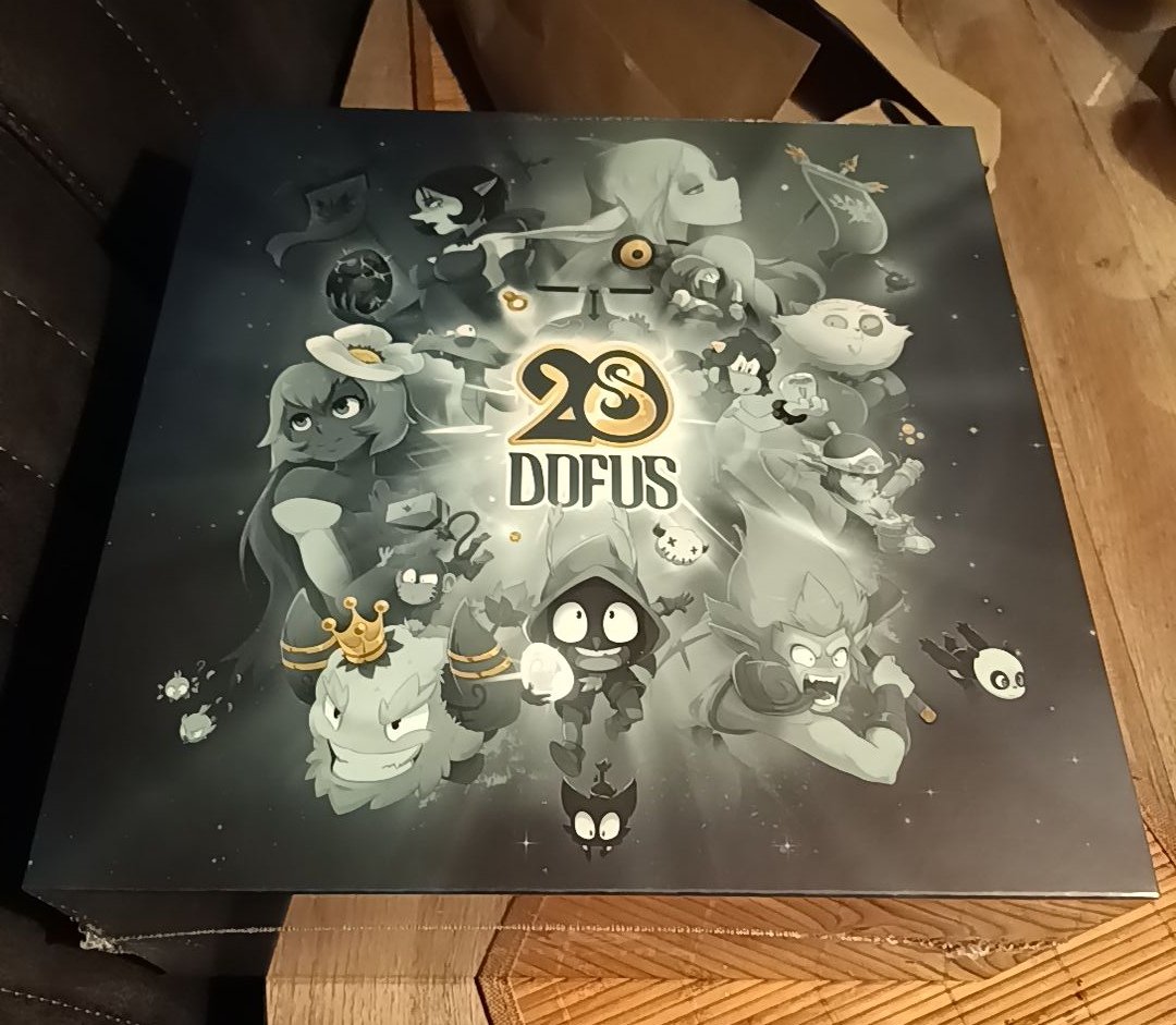 CzjRemi's tweet photo. Je viens de recevoir la boîte pour la 20 ans de @DOFUSfr je suis trop heureux https://t.co/hpJoZfEKzr
