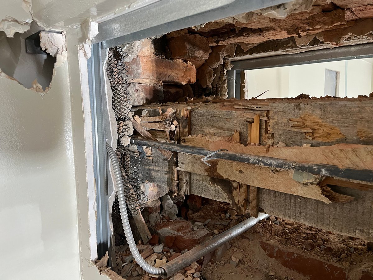 MasonryRepair3's tweet photo. Discovering something old, installing something new. Uncovering the original structure brick and support beams dating back to the 19th century! Here we are making way for new HVAC ductwork. 

#Originalbeam #construction #Masonryrepairservices #restoreandrepair #HVAC https://t.co/QFCBKWyr1q