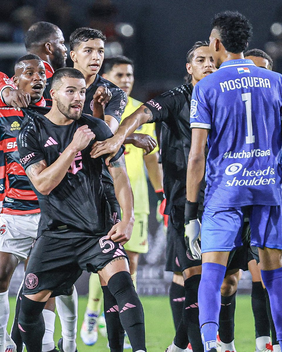 ESPNFC's tweet photo. Inter Miami defender Marcelo Weigandt squared up with Sporting San Miguelito goalkeeper Kevin Mosquera after both teams got into an altercation which all started from Aymar Cundumí's tackle on Leo Messi. https://t.co/FlL4bODKUx