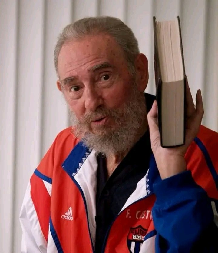 Fidel: "El mundo difícil y complejo que se nos viene encima, y en el que se juega la integridad y supervivencia de nuestros países, sólo podrá ser soportado por las espaldas sólidamente unidas de todos nuestros pueblos". 
#MatancerosEnVictoria