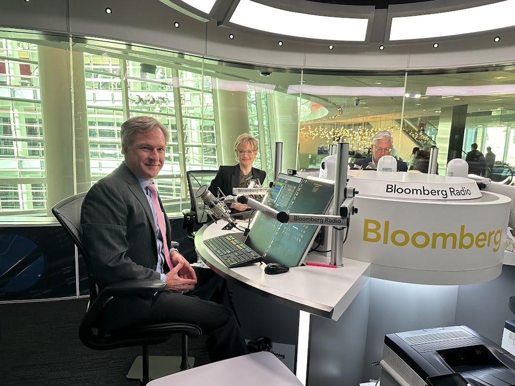 VerdeCleanFuels's tweet photo. Our CEO, Ernie, joined Alix Steel &amp; Paul Sweeney on #Bloomberg Intelligence today.
 
They covered the impact of Canadian tariffs on U.S. refiners, Houston’s energy transition under a Trump administration &amp; our natural gas-to-gasoline technology &amp; latest @Diamondback_EP investment https://t.co/i0hswIC3Is