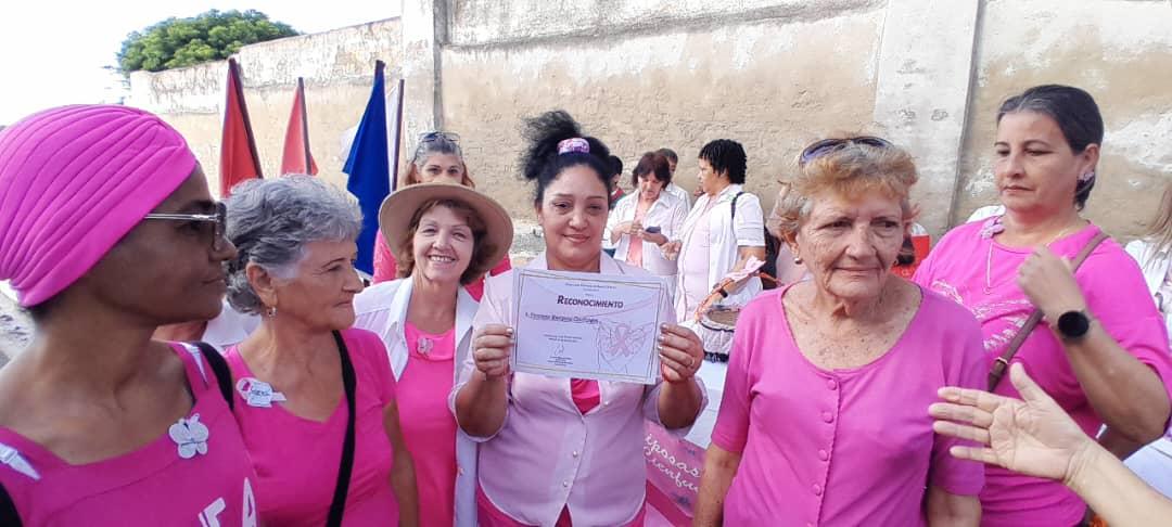 Se desarrolla el acto provincial por el día internacional de lucha contra el cancer en Cienfuegos, policlinico Octavio de  la Concepción con reconocimiento a nuestros profesionales de batas blancas y otros sectores en el territorio #CubaEsSalud
