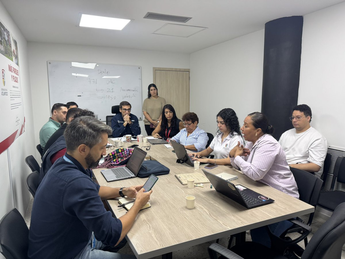 interior_atlant's tweet photo. Ratificamos nuestro compromiso con los Derechos Humanos. 

Lideramos una reunión con organizaciones de la sociedad civil, entes de control y la ONU, para articular acciones y planes de trabajo en pro del funcionamiento de la Mesa Territorial de Garantías. https://t.co/lqBkXB1gvE