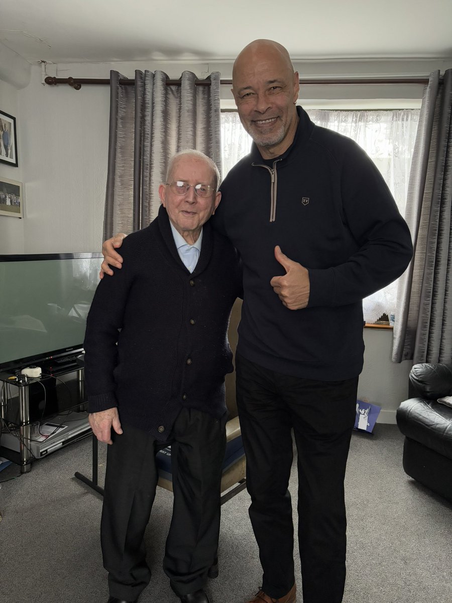Paulmcgrath5's tweet image. Had a lovely time visiting Charlie &amp;amp; John O Leary yesterday. 

101 years young and as amazing as ever 🇮🇪