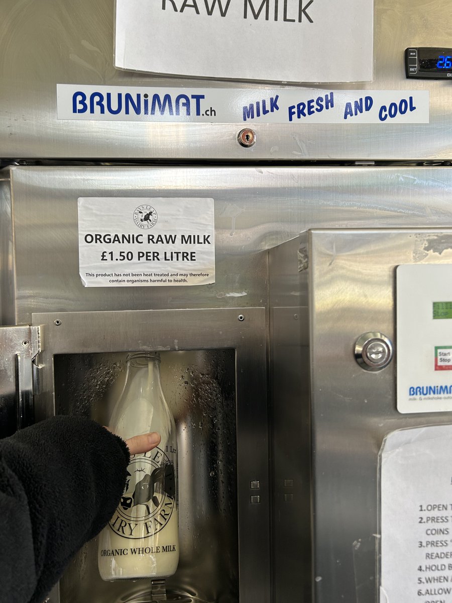 EmmaOval's tweet photo. @Luk4Den @mendtimes @YuckyTom The fear mongering on the subject is so crazy. I'm from the UK, this is me getting some milk from my local farm. They check the bacteria levels, if it's not right they don't sell. Easy peasy, I get fresh tasty milk and no one gets sick https://t.co/0fM08lmKdX