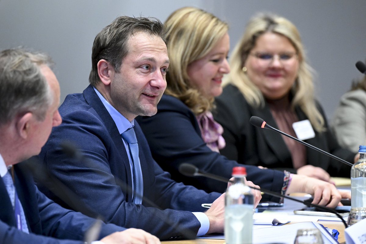 CHansenEU's tweet image. 30 members.
30 views.
1 path to walk on together to ensure a competitive, resilient and sustainable agri-food sector.
 
Today I chaired the 1st EBAF meeting to listen to members' input ahead of the Vision on agriculture &amp;amp; food. 
 
Let's keep talking!🤝🇪🇺

europa.eu/!GCxbwT