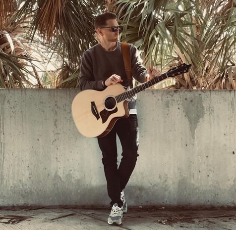 February in Florida = patio weather! Enjoy your Hard Rock faves and live tunes from Brad Kriebel tonight from 7pm to 10pm on our Rock Bar patio under the stars 🤩 Due to a private event we will not have a featured performer on Saturday...