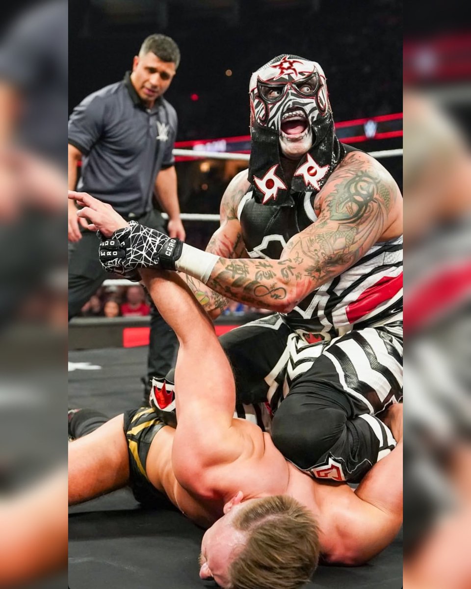 LuchaCentralCom's tweet photo. #PHOTO/#FOTO 📸 

SACRIFICE! 

@PENTAELZEROM 🇲🇽

Photo by @WWE 📸 

#LuchaCentral #WWE #WWERAW #LuchaLibre #ProWrestling #プロレス 🤼‍♂️  

➡️ https://t.co/wiyl0dSSYX 🌐 https://t.co/sfXa7PTGll
