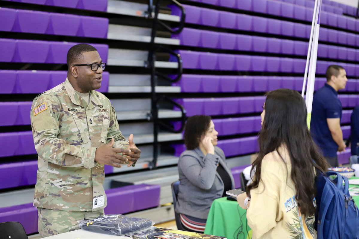 Join us on YouTube to watch our livestream of Career Con 2025! youtube.com/live/figPnkBUG…