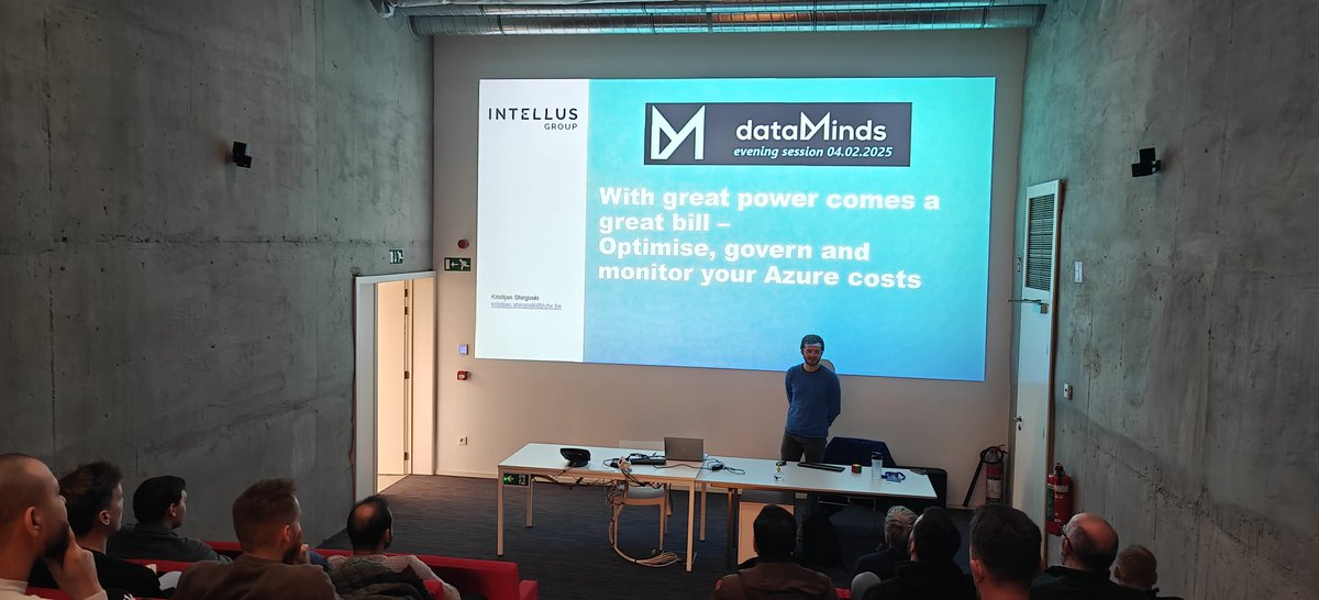 dataMinds tweet media