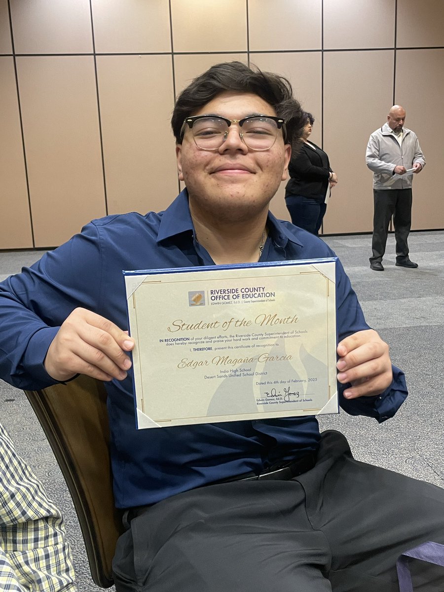 derrickLawson62's tweet photo. #RajahPride in full show as we honor Edgar Magana-Garcia as Feb. County student of the month as a role model of dedication, perseverance, and determination. https://t.co/OmalpgArq1