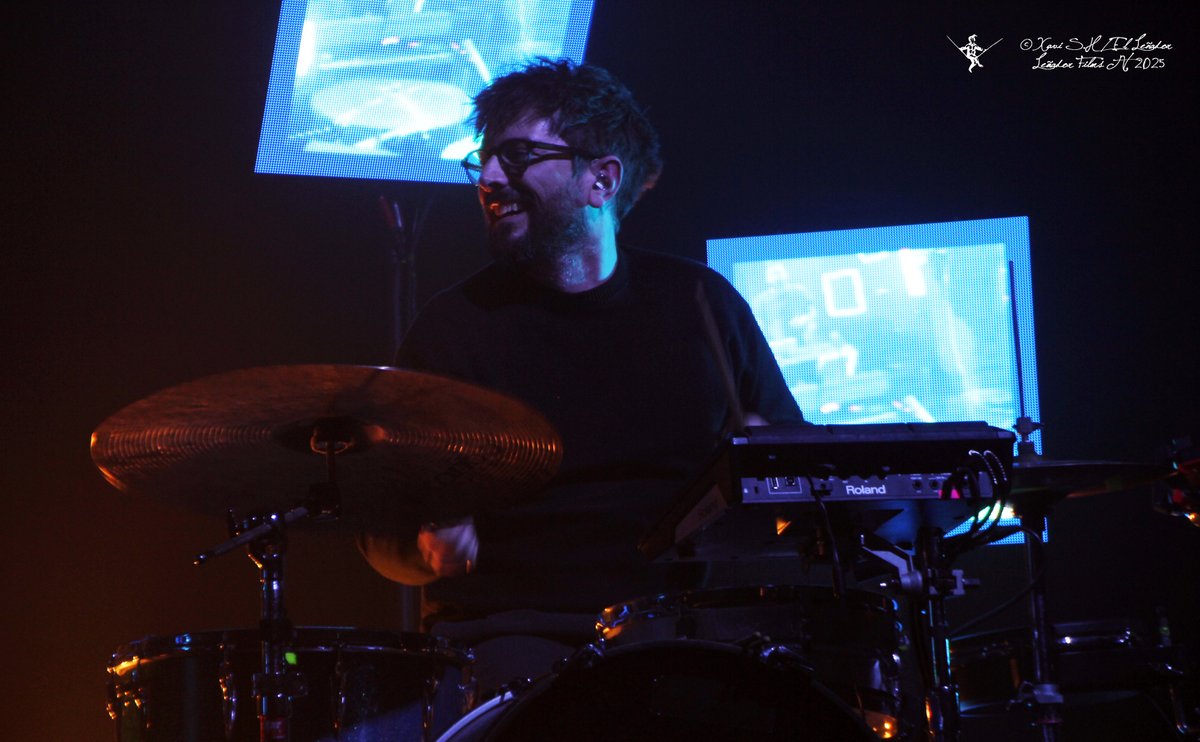 CasaArtisticaSH's tweet photo. Les fotos de l'emotiu concert d'en @PauVallve @WebPauVallve, presentant el seu últim álbum "AGORAFÍLIA" en el bonic @TAGranollers; aquest Dissabte 2 de Febrer de 2025 amb @jordicasadesus! 

Fotos de @Xavi_Lenador per a @LenadorFilms
@talentbarcelona @cruillabcn @amicsdecirerers https://t.co/34ICxsbf6b