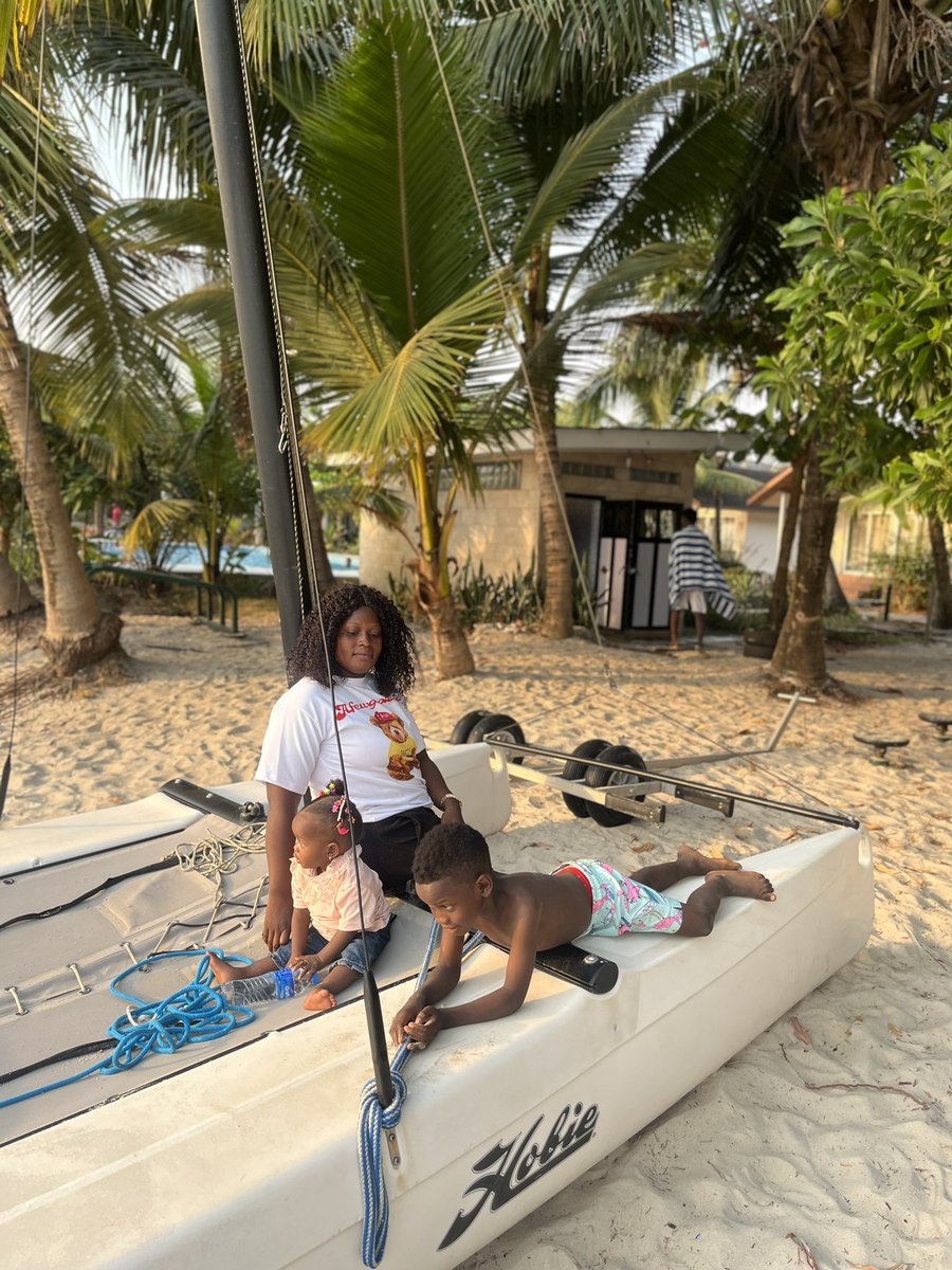 BuzorexItz's tweet photo. Making memories together 🏝️❤️ #family
#tokehbeach #slmiami
#SaloneX https://t.co/UYBPz42y0k