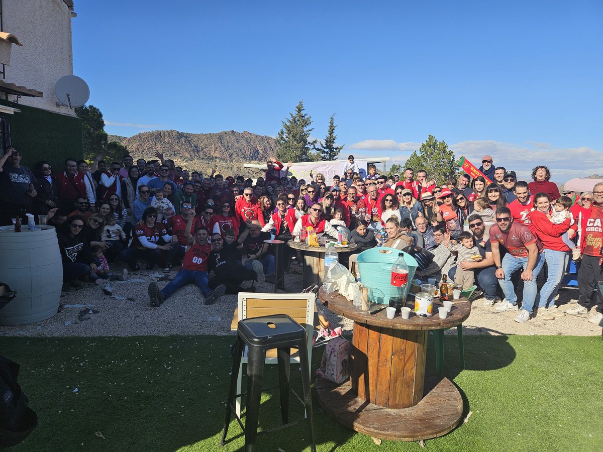 Queremos aprovechar el altavoz q supone un partido en <a href="/PopularTvMurcia/">Popular TV Murcia</a> con <a href="/JaviMGomez/">Javier Moñino</a> y <a href="/msanchez/">Matt Sanchez</a> para transmitir el agradecimiento q nos han dispensado desde ADAMUR y <a href="/Asteamur/">Asteamur</a> por lo recaudado este sábado pasado para ayudar a chicos autistas.Gracias a todos SIEMPRE <a href="/UCAMMurcia/">UCAM Murcia</a>