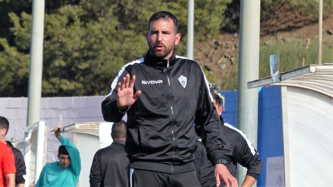 🔵 Cambio de entrenador en el <a href="/ATMPsenior/">𝗔𝘁𝗹𝗲́𝘁𝗶𝗰𝗼𝗠𝗮𝗿𝗯𝗲𝗹𝗹𝗮Paraíso - Sénior</a>
El Atlético Marbella cesa a José María Pajares tras la última derrota en Cantoria. 
➡️ Chechu Rodríguez coge las riendas del equipo hasta final de temporada.