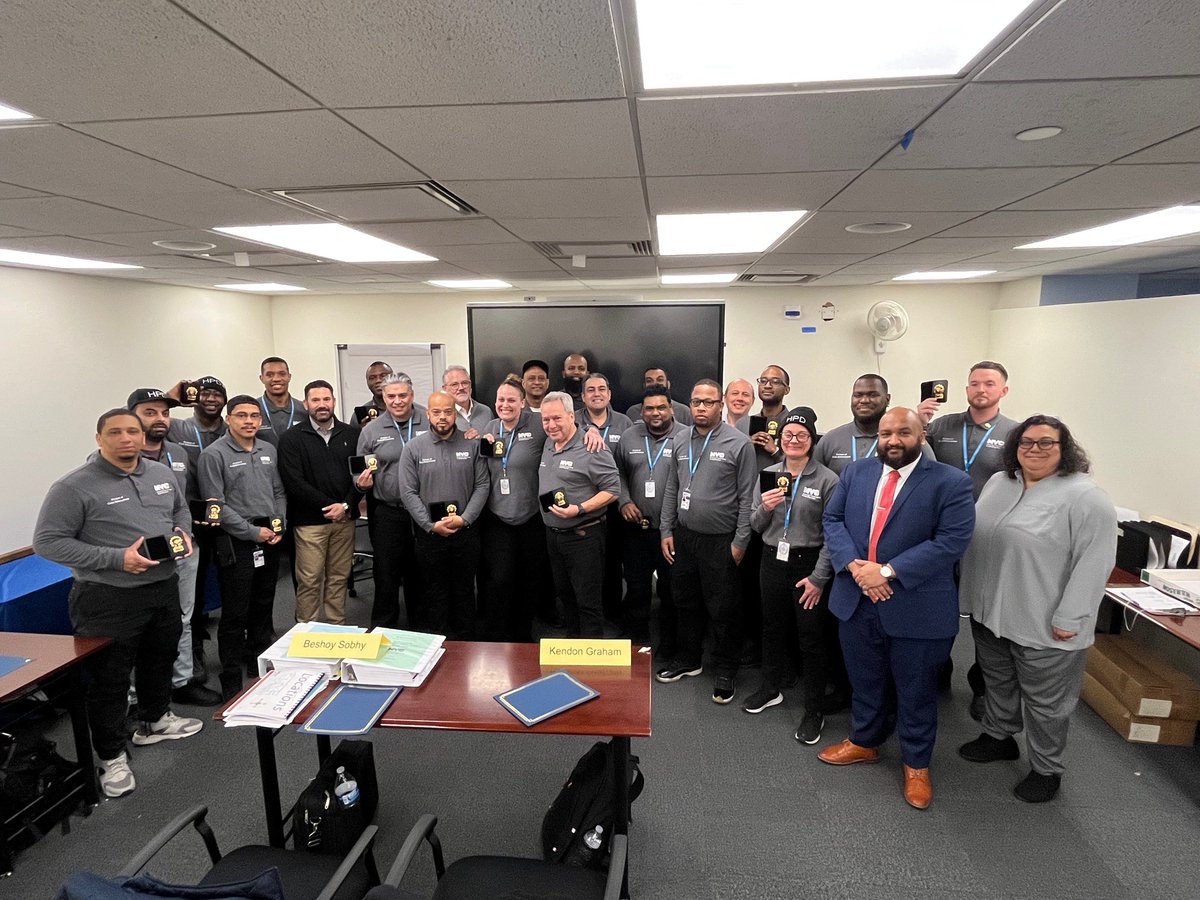 NYCHousing's tweet photo. Congratulations to our newest graduating class of housing inspectors! These 20 dedicated New Yorkers are joining 300+ HPD Code Inspectors, tackling 700,000+ inspections annually across the City. Thank you for choosing public service, and welcome to HPD! https://t.co/avlqQoHngF