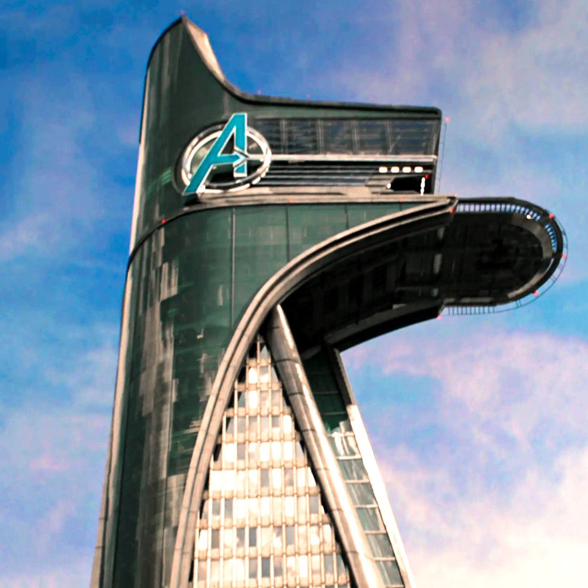 CultureCrave's tweet image. Avengers Tower | Baxter Building 

(via @thedirect)