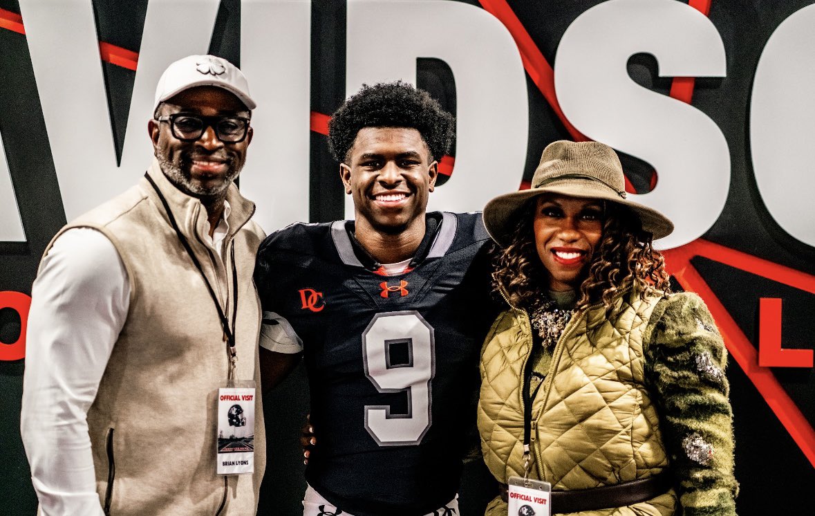 ChristianLyons_ (@__clyons) on Twitter photo The credit goes to my Lord and Savior for how he continues to show his face in every area of my life. I am beyond excited to announce my commitment to <a href="/DavidsonFB/">Davidson Football</a>!!!Thank you for believing in me, and thank you @EHSMAVSFB for everything!!
1000% committed ⚫️🔴⚪️!!!
#GoCats The credit goes to my Lord and Savior for how he continues to show his face in every area of my life. I am beyond excited to announce my commitment to <a href="/DavidsonFB/">Davidson Football</a>!!!Thank you for believing in me, and thank you @EHSMAVSFB for everything!!
1000% committed ⚫️🔴⚪️!!!
#GoCats
