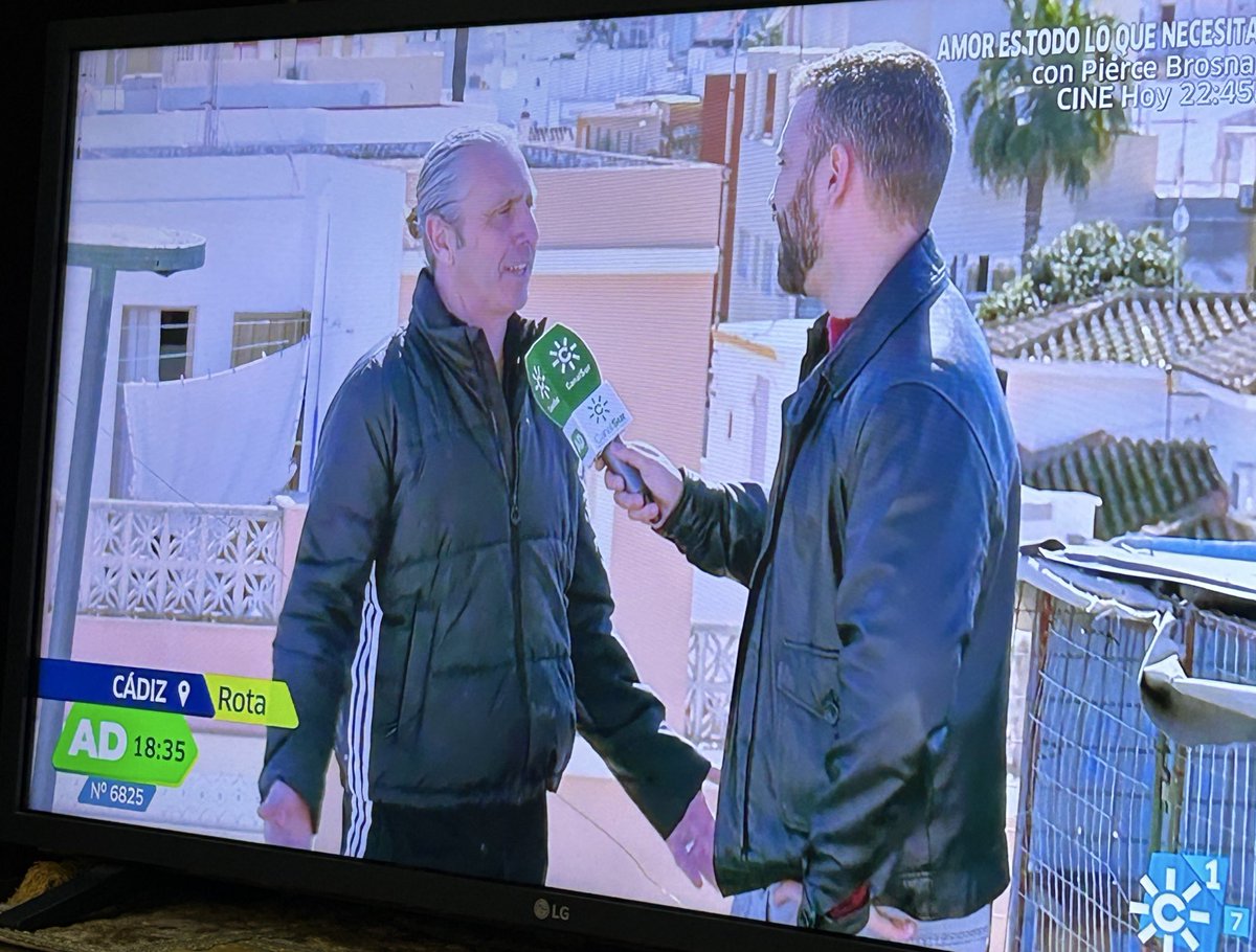 alvaromsanta's tweet photo. Me encanta @adirecto !!!!🔝🔝Historias de vida con acento andaluz, como la de Juan y sus palomos. Con #AndaluciaDirecto viajamos por la geografía humana de nuestra tierra cada tarde!! @ModestoBarragan @canalsur @canalsurmas @CSurNoticias #ventepsur #estapasandoloestasviendo https://t.co/ccRJpAtN5v
