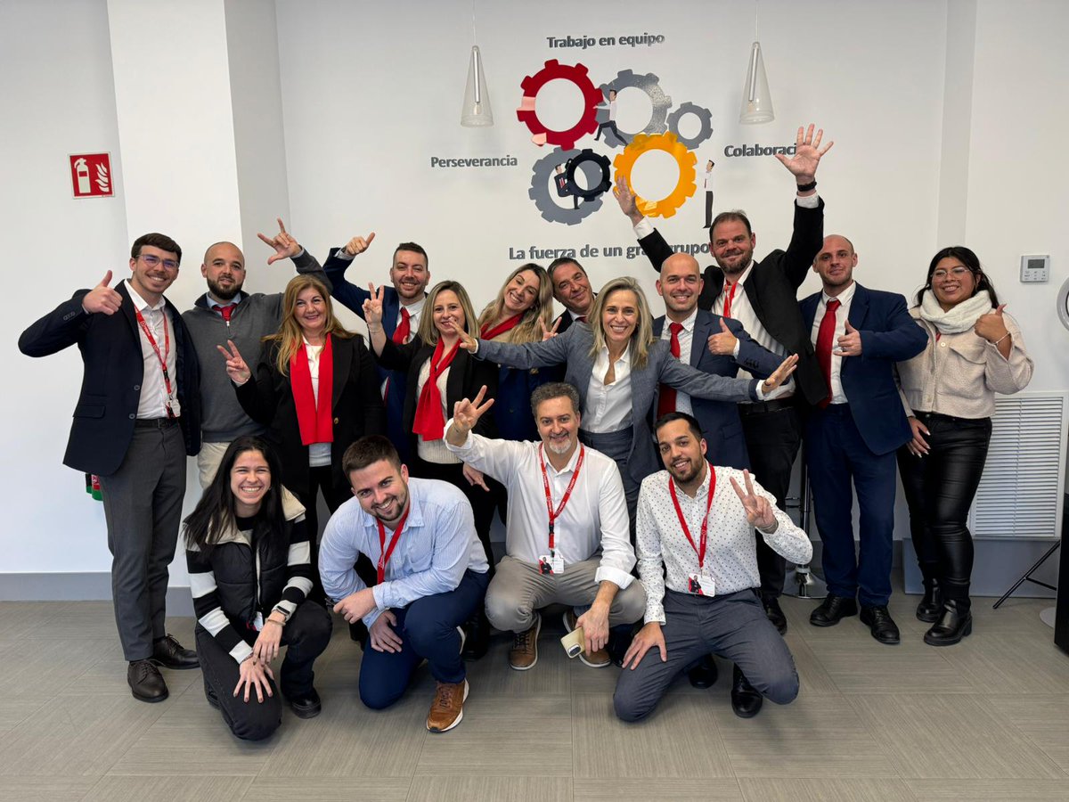m_garciaarranz's tweet photo. En el sector inmobiliario, contar con un departamento de marketing es una necesidad
Hoy en @Red_Piso con el gran equipo de Marketing liderado por @luismipalacios impartiendo una formación para futuros franquiciados.
Mil gracias a todos por vuestra atención https://t.co/0M7YhZJfin