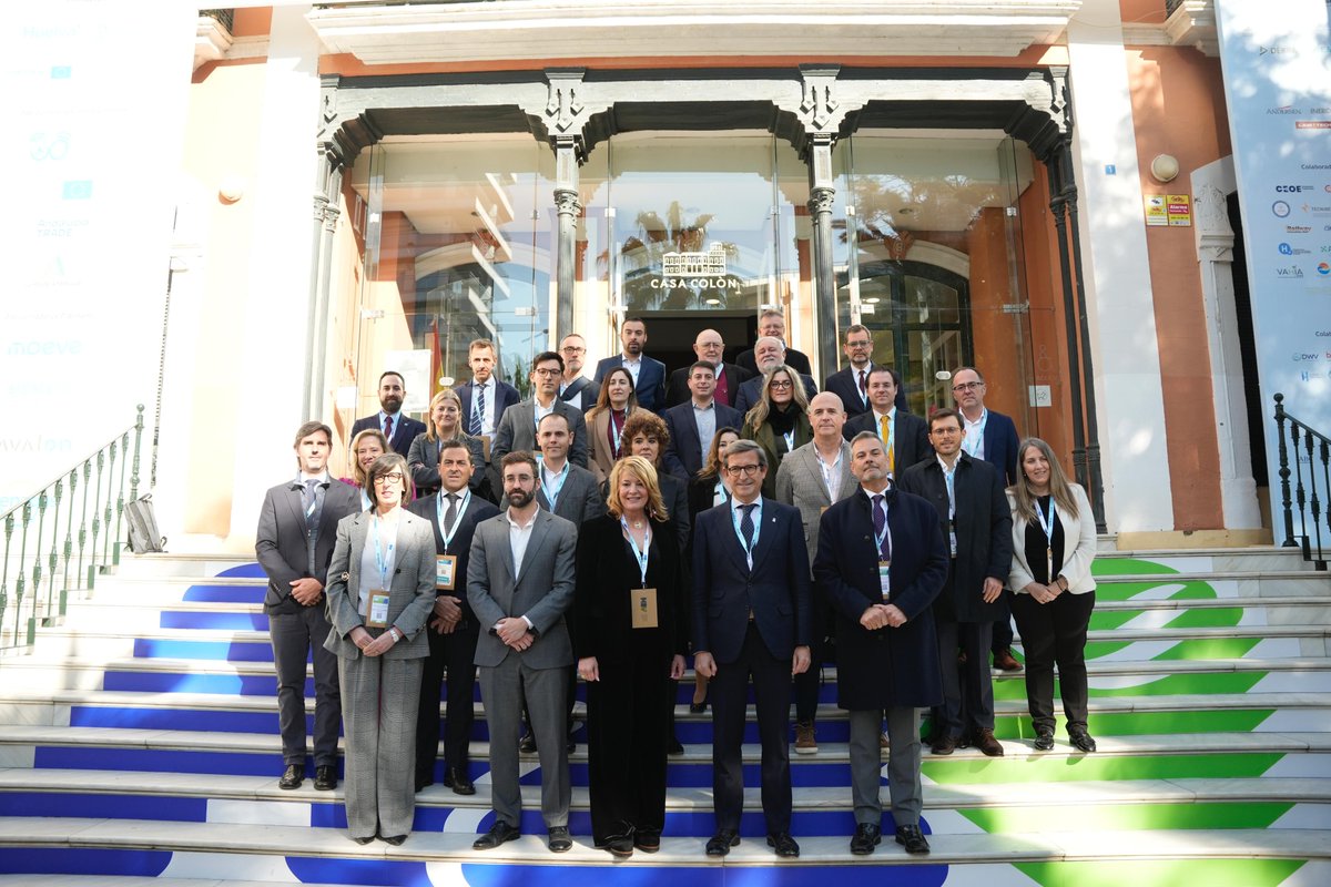 Jorge Paradela (@paradelajsr) on Twitter photo Durante tres días, administraciones, empresas, asociaciones y profesionales compartiremos en #Huelva reflexiones del presente y futuro del hidrógeno verde. Arranca el II <a href="/CongresoH2V/">Congreso Nacional de Hidrógeno Verde</a> con más de 1.300 asistentes, que hoy ha acogido la Alianza entre 16 Valles de H2 de todo el país. Durante tres días, administraciones, empresas, asociaciones y profesionales compartiremos en #Huelva reflexiones del presente y futuro del hidrógeno verde. Arranca el II <a href="/CongresoH2V/">Congreso Nacional de Hidrógeno Verde</a> con más de 1.300 asistentes, que hoy ha acogido la Alianza entre 16 Valles de H2 de todo el país.