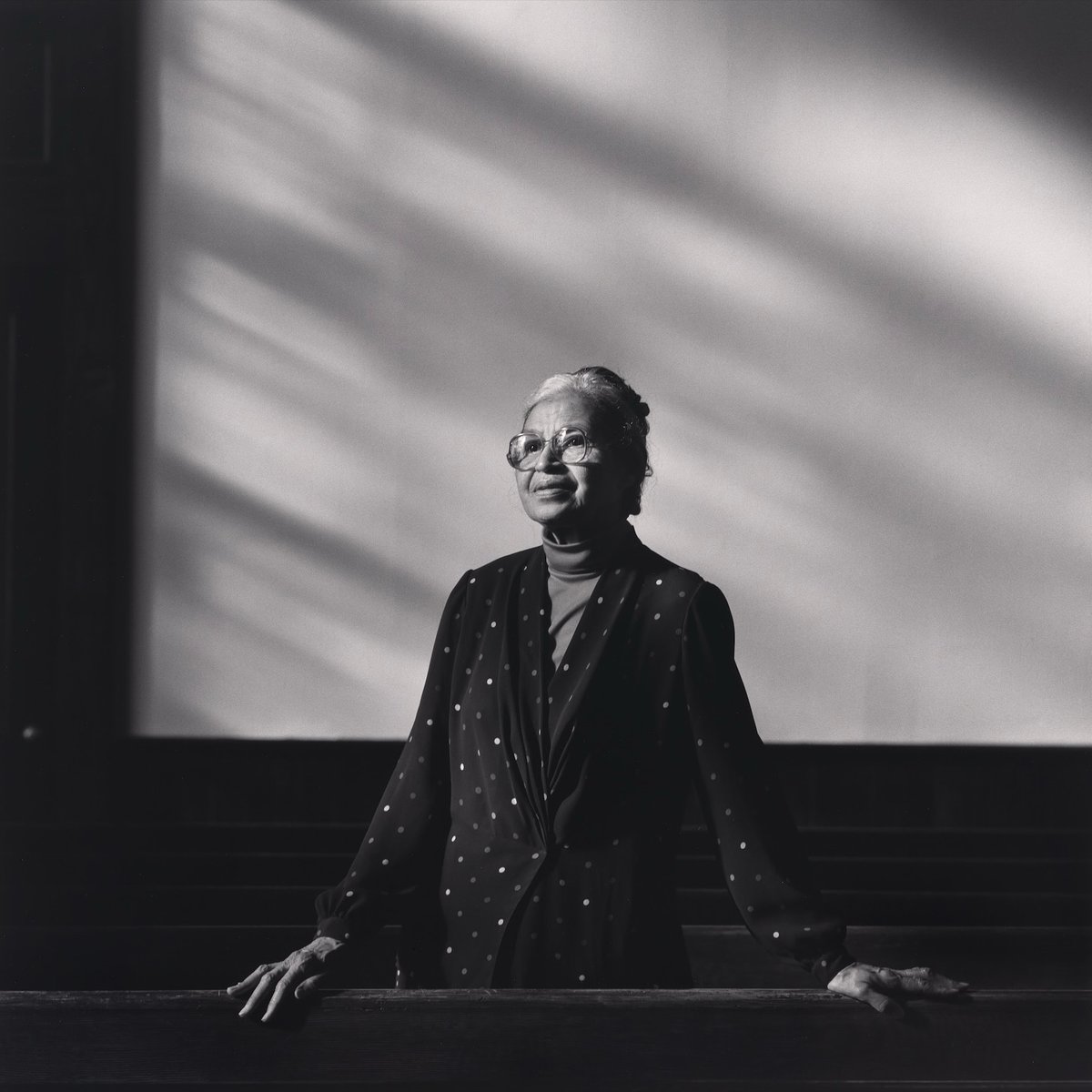 Rosa Parks was born #OnThisDay in Tuskegee, Alabama. This photograph was taken by Brian Lanker in 1988 at the Dexter Avenue Baptist Church in Montgomery, Alabama.  #SmithsonianBHM

📸: s.si.edu/4gujO94
© Brian Lanker Archive