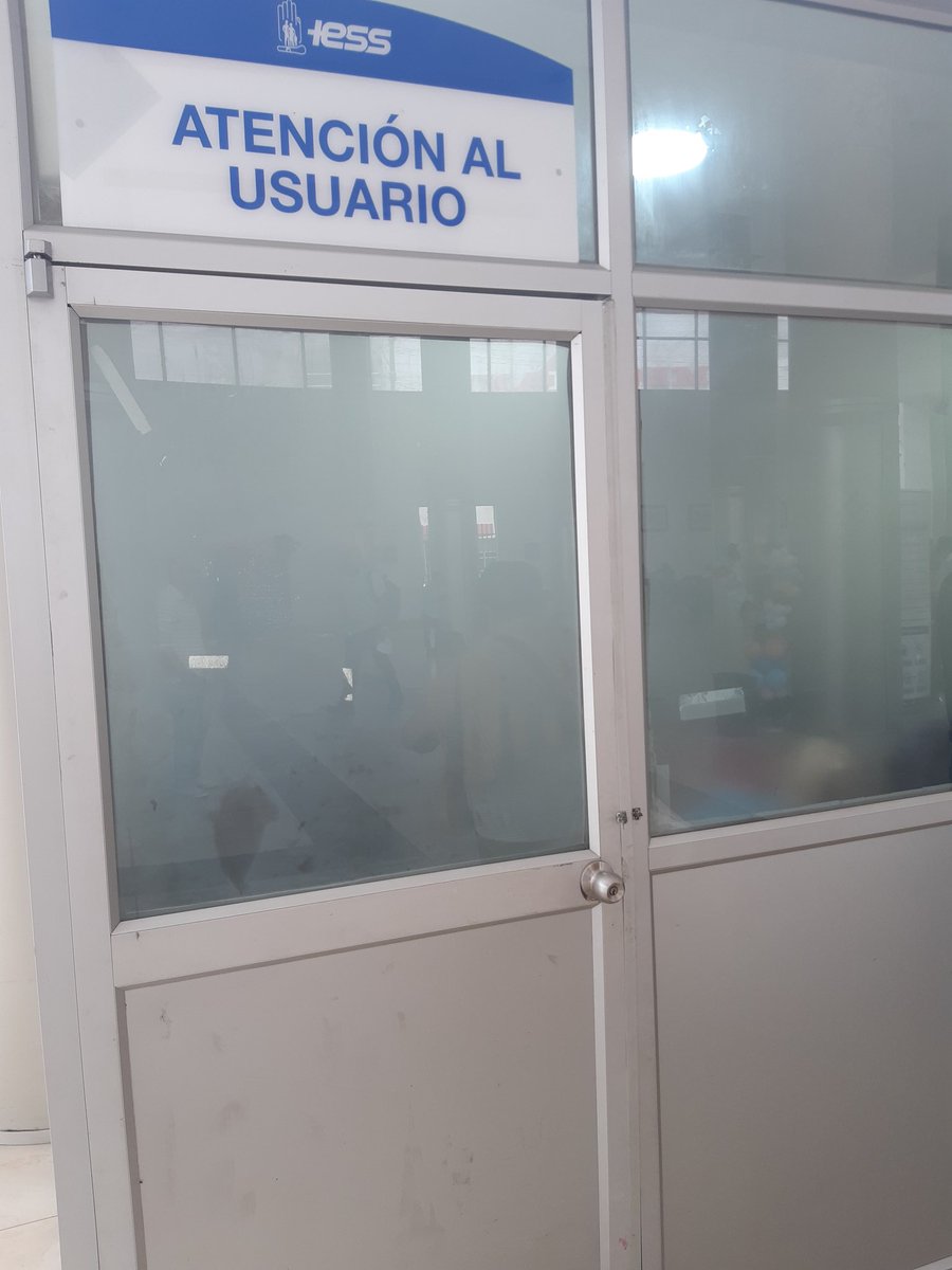omasalbe's tweet photo. @HtmcIess Dos personas atendiendo, las dos personas comen en la misma oficina , cerraon 12 :00 y hasta las.13:00 seguían encerradas y de paso ponen películas para no verlas . Hoy.4 febrero https://t.co/v7wcDFBUE1