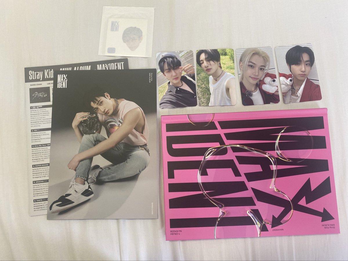 CHEGOU O MAXIDENT QUE EU GANHEI NO SORTEIO DA <a href="/irohacaptor/">mai ✿</a> !!!! 
muito obrigada por toda a atenção mimi! 🤍
infelizmente seguimos sem hyunjin mas eu to MUITO FELIZ