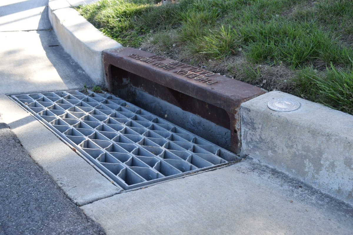 CleanCreeks's tweet photo. Protect our waterways! 

Report spills or illegal discharges into West Valley storm drains at (408) 354-5385 or https://t.co/ou7UsjVEzG. https://t.co/Cihq9QhMf7