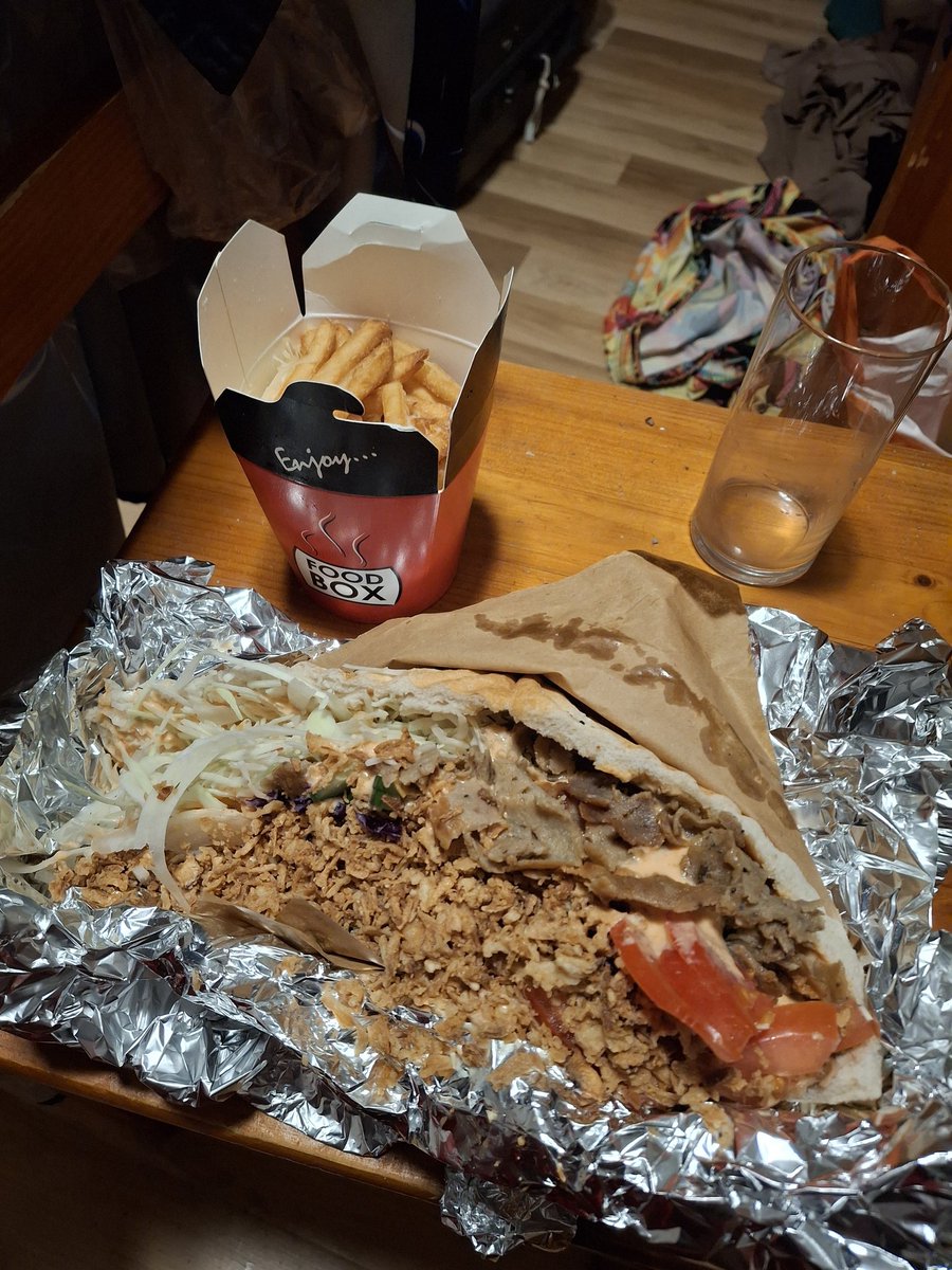 BSoftaofta's tweet image. #SoftaOfta #dinner #Polen ✌️💞😇🇸🇪🇪🇺🇺🇦🌎🏴‍☠️🎶💛❤️💙💯🇵🇱🍸🥙🍻🙏