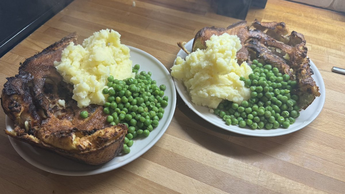 runsandstrums's tweet image. Got a nice rise out of my toad today.. 
The mash was a bit lumpy though. Not sure #WPB would approve.