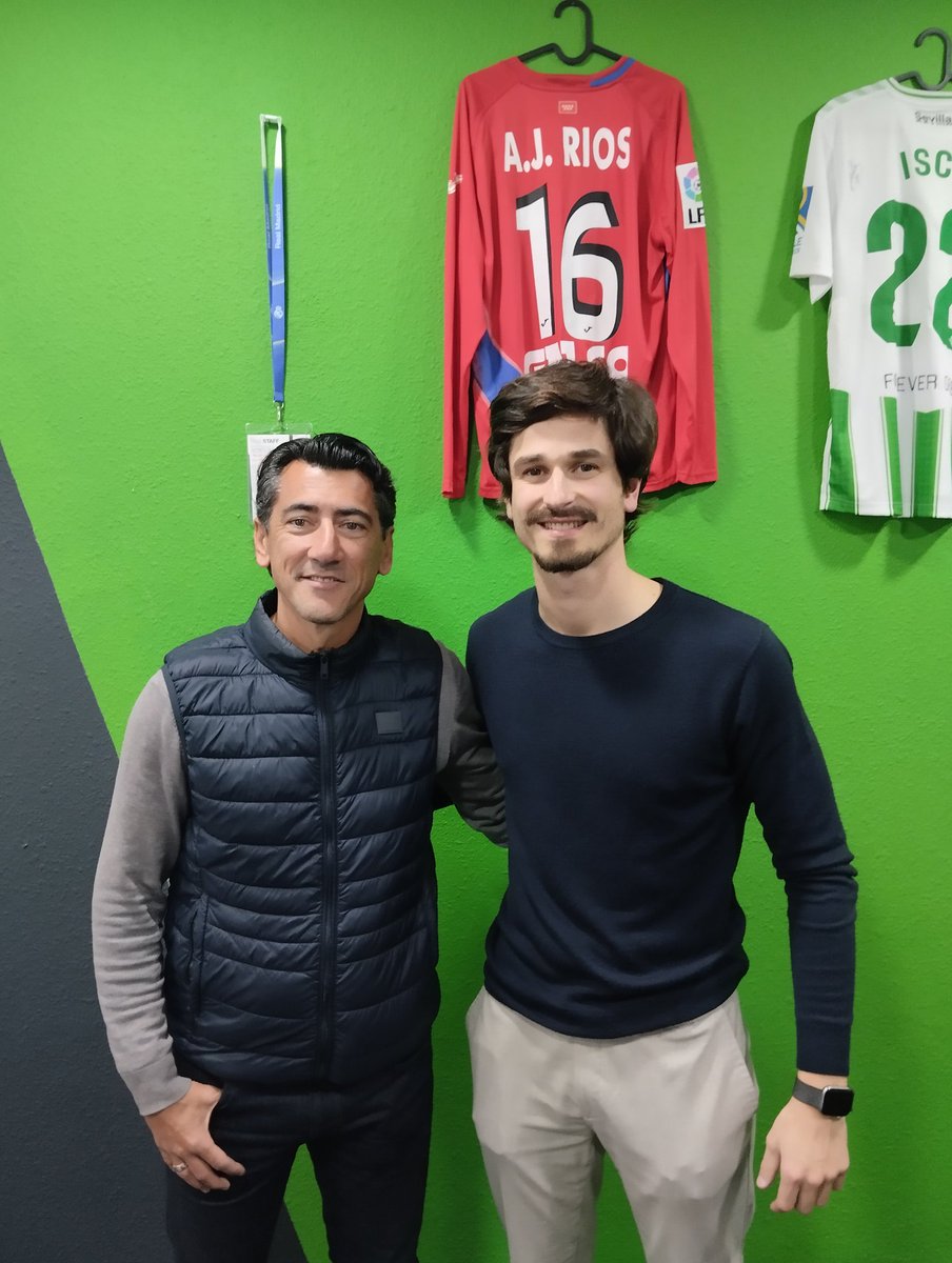 gabycumbreras's tweet photo. El centro de entrenamiento JR Sport Center, dirigido por Jesús Ruiz (ex preparador fisico y readaptador del @SanFernando_CD) ha abierto sus puertas en la calle Real de San Fernando (frente a De Javier) y con unas excelentes instalaciones de 200 m2 https://t.co/uKtsTWIbYr